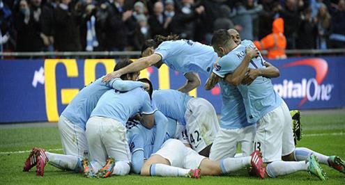 مانشستر سيتي يقلب الطاولة على سندرلاند ليتوج بكأس الرابطة لأول مرة منذ 38 سنة